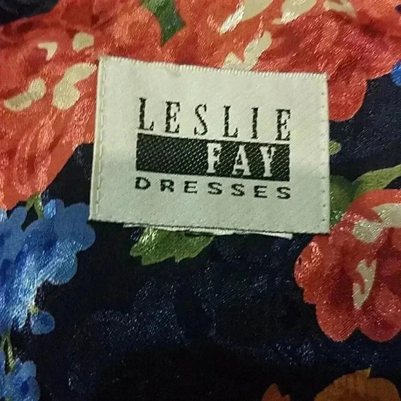 Leslie Faye 1980's Vintage Floral 2 Piece Skirt/ Top Set 8 - Picture 6 of 9